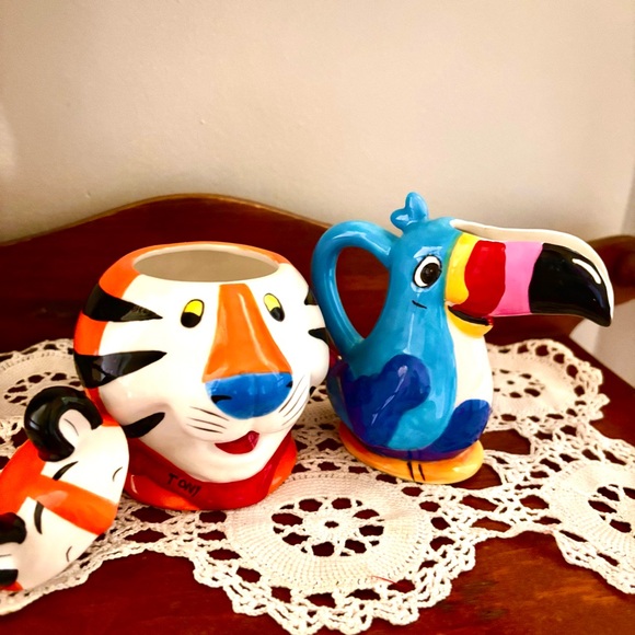 Tony the Tiger and Toucan Sam Kellogg's Cereal Suger, Milk Servers Y2K Porcelain - Picture 6 of 9